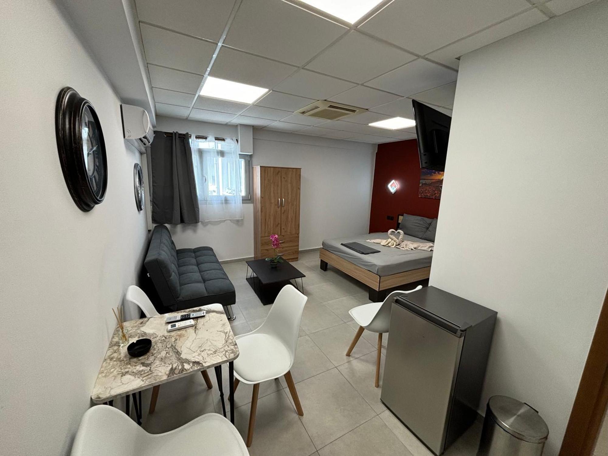Jordan's 14 Apartment *